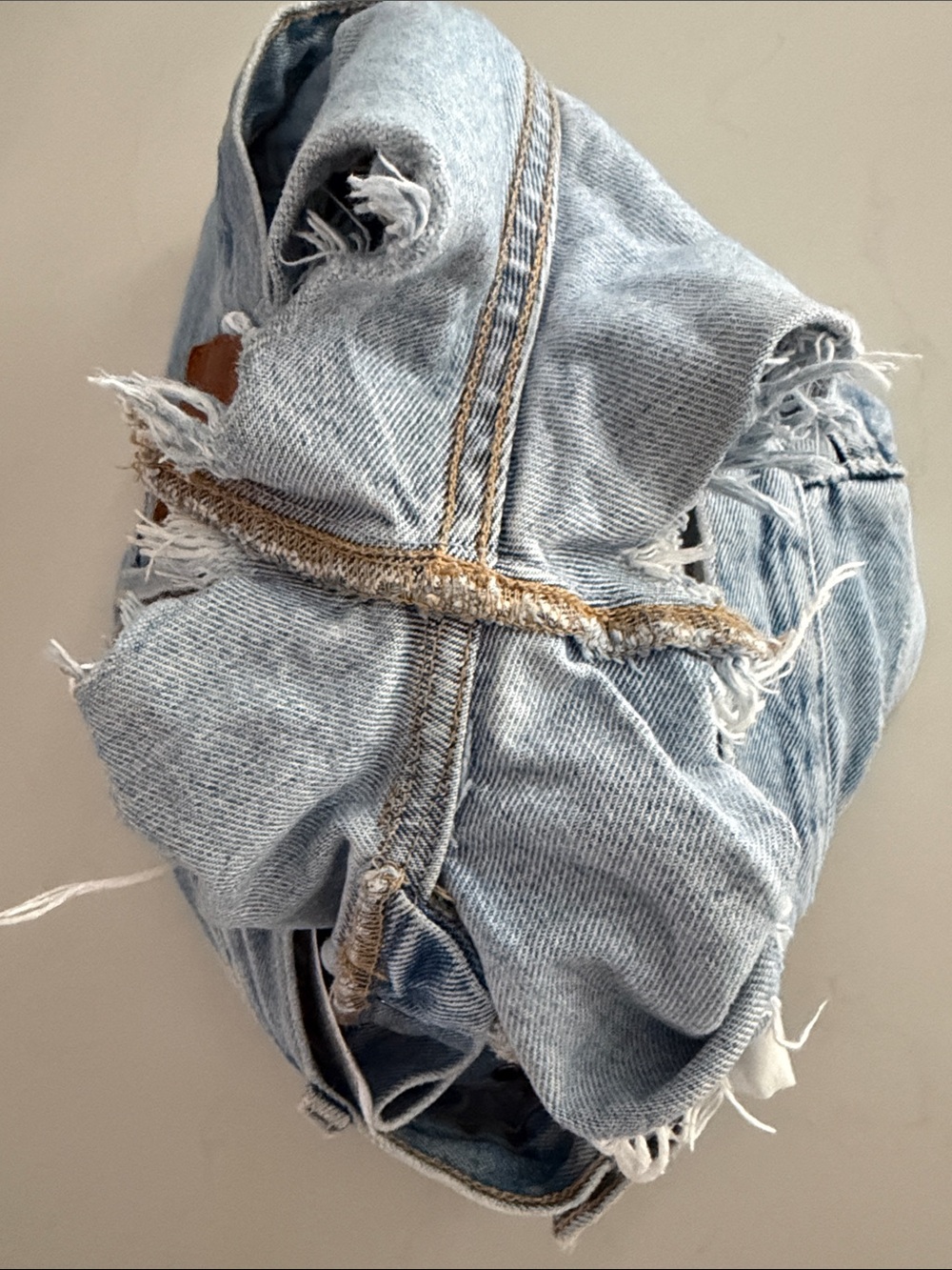 Levis 501 Original High Rise Distressed Denim Shorts Medium Wash Blue size 30 - Picture 9 of 10